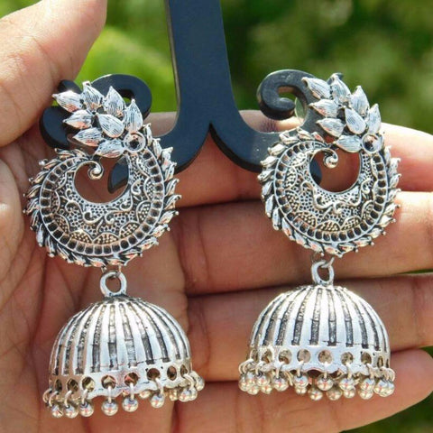Modern Leaf Pattern Jhumka