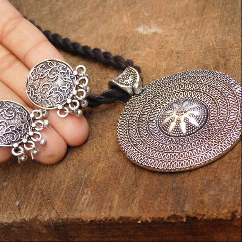 Big Round Dori Thread Pendant With Matching Earrings