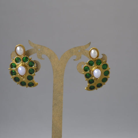 Traditional Manga Stone Earring