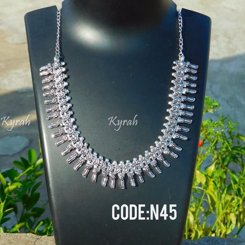 Simple Handcrafted Beautiful Necklace