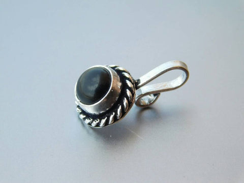 Black Pressing Style Nose Pin