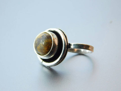 Plain Brown Pressing Style Nose Pin