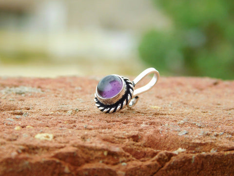Patterned Purple Pressing Style Nose Pin