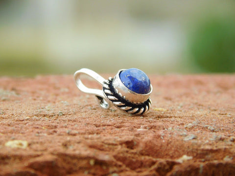 Patterned Blue Pressing Style Nose Pin